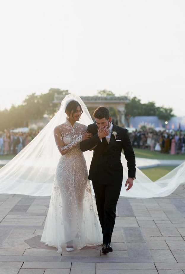 الزينة الخارجية لحفل إيشا