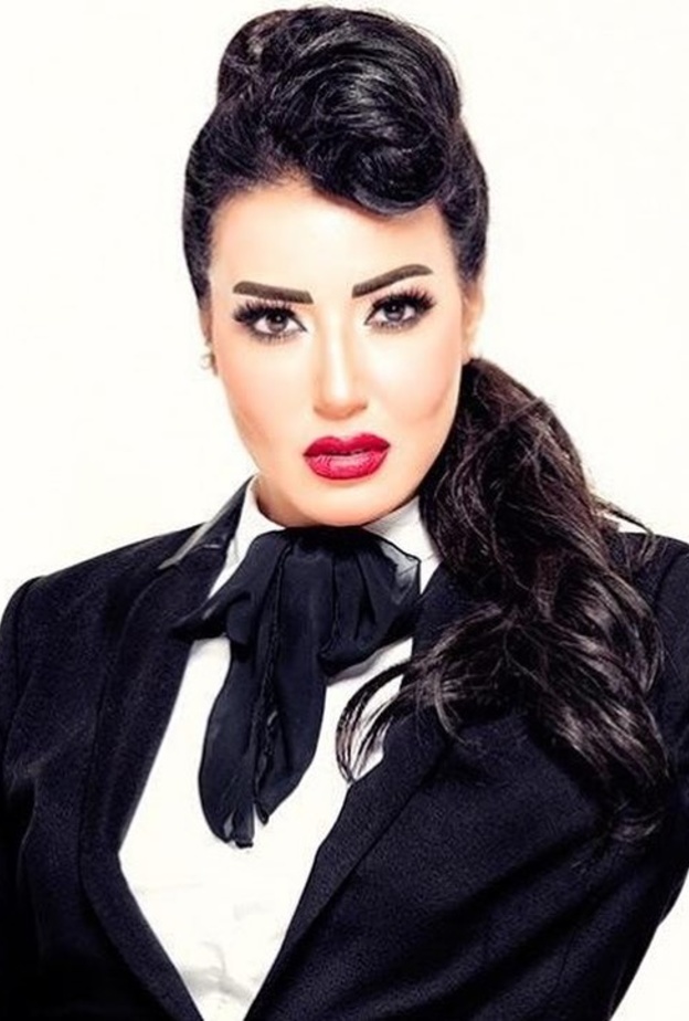 سمية الخشاب تكشف لأول مرة عن فيلتها