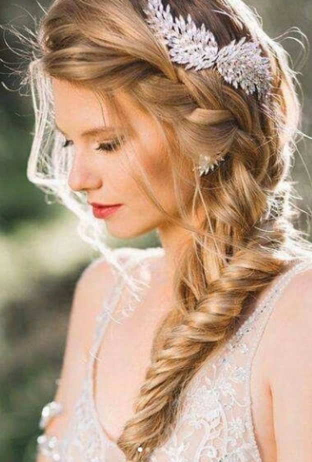 تسريحة الضفيرة الجانبية