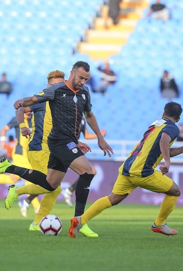 الشباب يتقدم إلى المركز الثالث