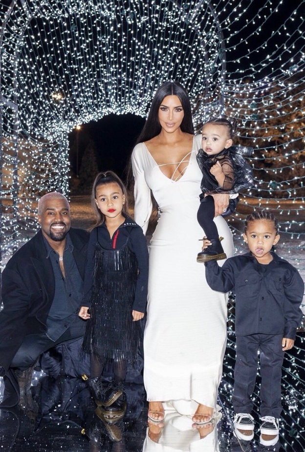 المطبخ مطلي بطلاء ابيض