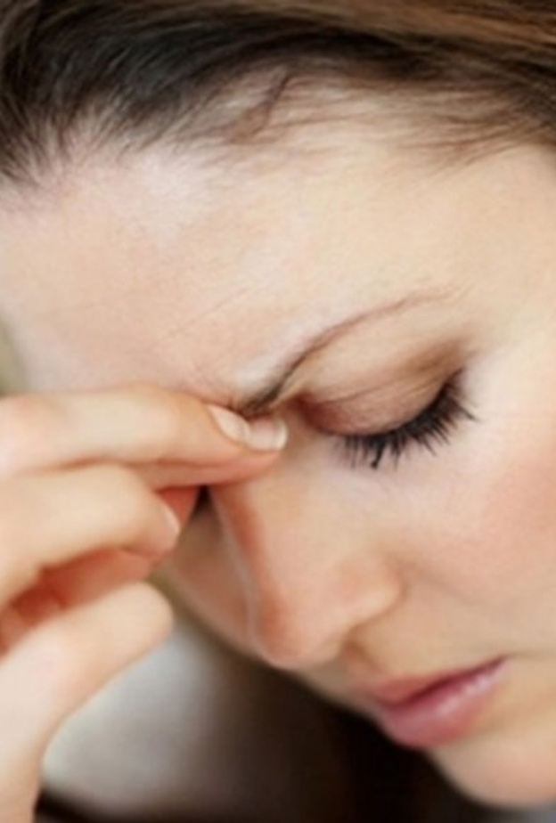 فقر الدم المنجلي يسبب الصداع و الغثيان