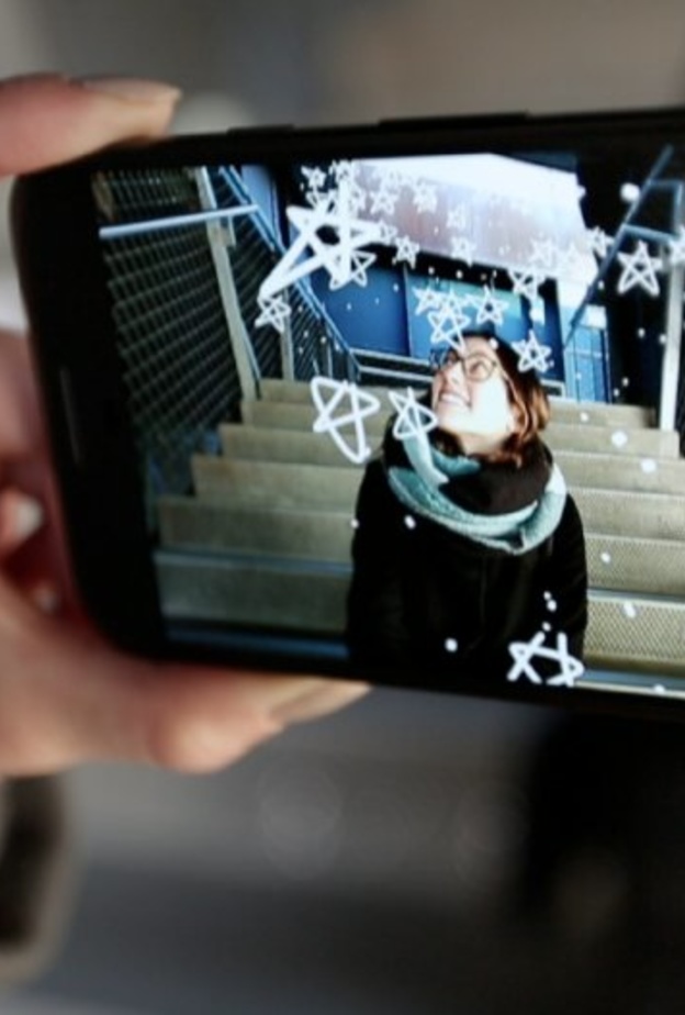  تطبيق Just a Line يتيح الرسم في الهواء عن طريق الواقع المعزز