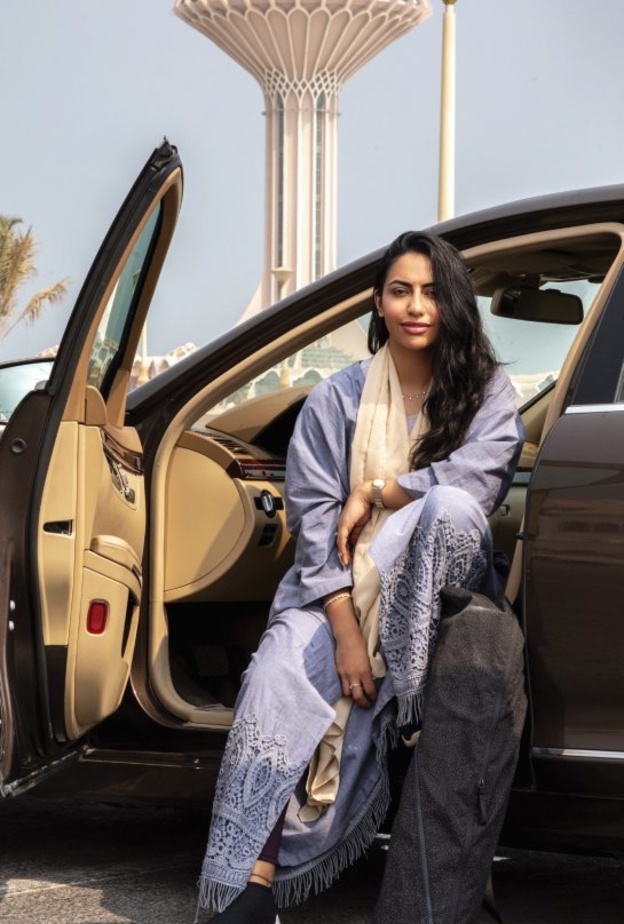 "لا تضعي ضغطاً كثيراً على رجليك في السيارة ولا تنفعلي بسرعة"