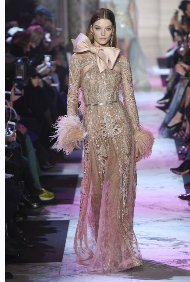 فساتين خطوبة ذهبية