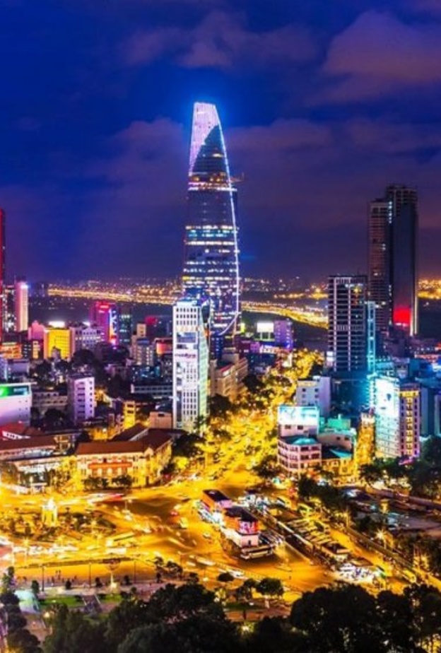 Ho Chi Minh هو تشي منه مدينة نابضة بالحياة في فيتنام