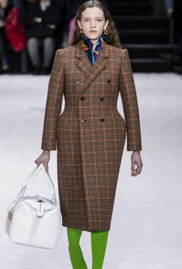 معاطف ضخمة غير محدّدة للجسم بصيحة الكارو من ‏Stella McCartney