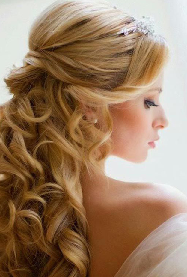  خلطة زيت الزيتون والثوم قادرة على علاج الكثير من مشاكل الشعر