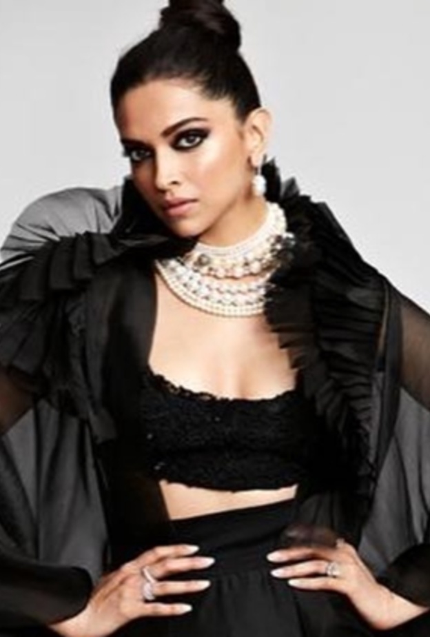 مشاهير بوليوود يهنئون ديبيكا بادوكون في عيد ميلادها