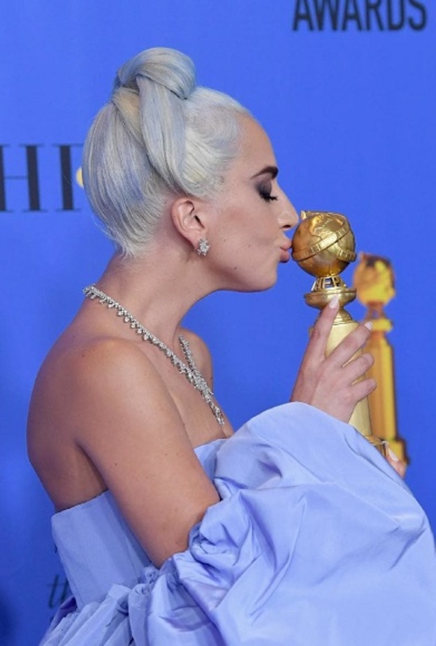 ليدي غاغا في حفل غولدن غلوب 2019 