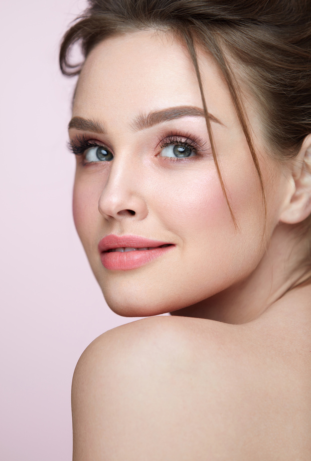 احصلي على خدود وردية بالخلطات الطبيعية