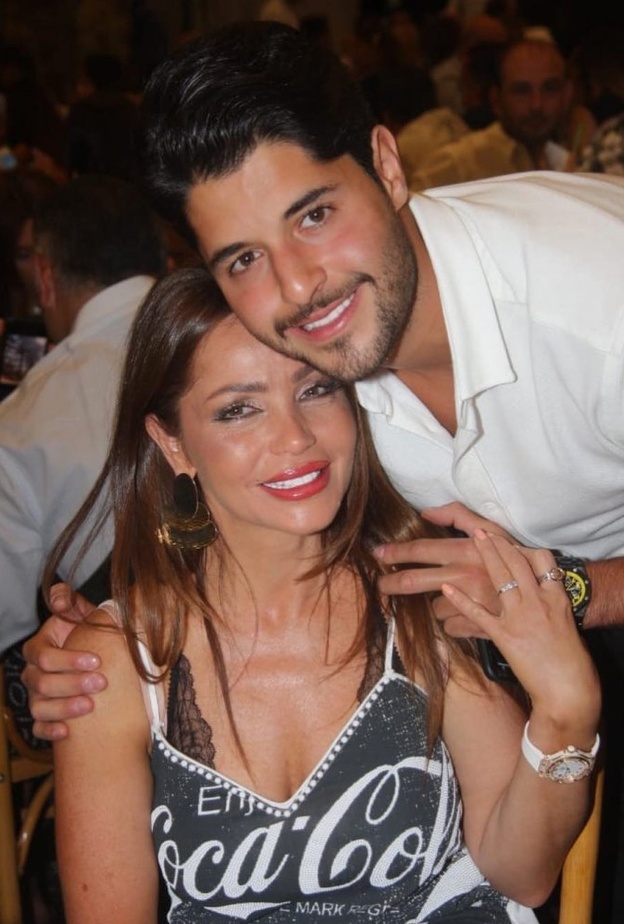 نجل راغب علامة يدلل والدته