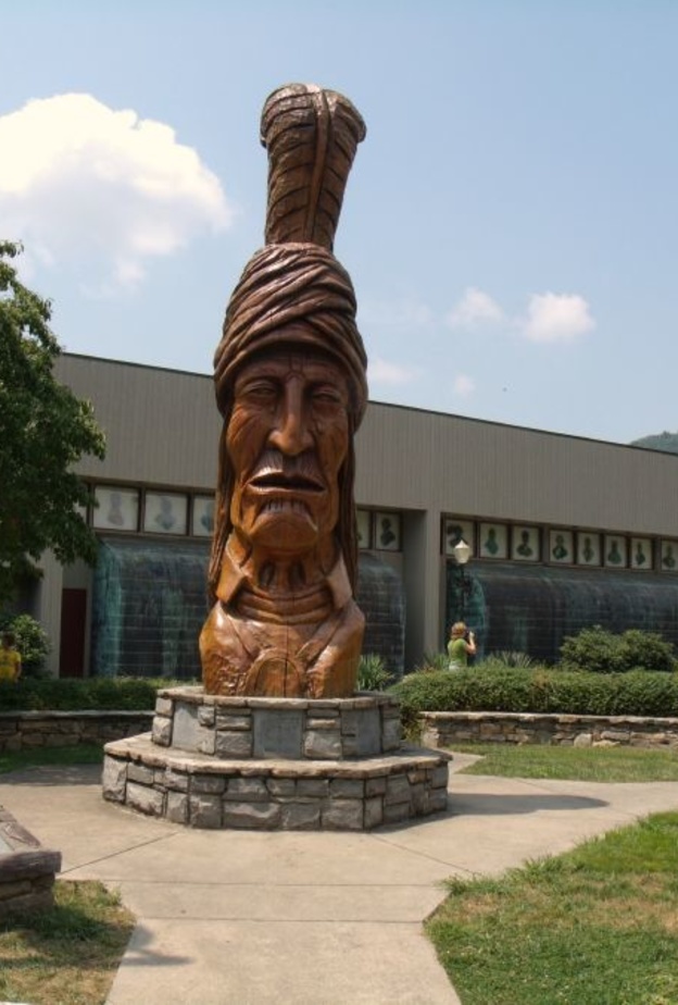 متحف قبائل شيروكي الهندية