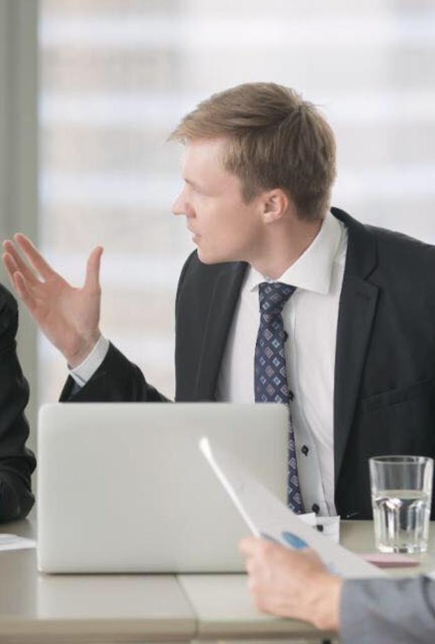 نصائح للتعامل مع المدير المستفز