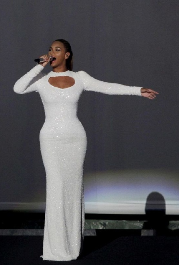 فستان تحت الركبة