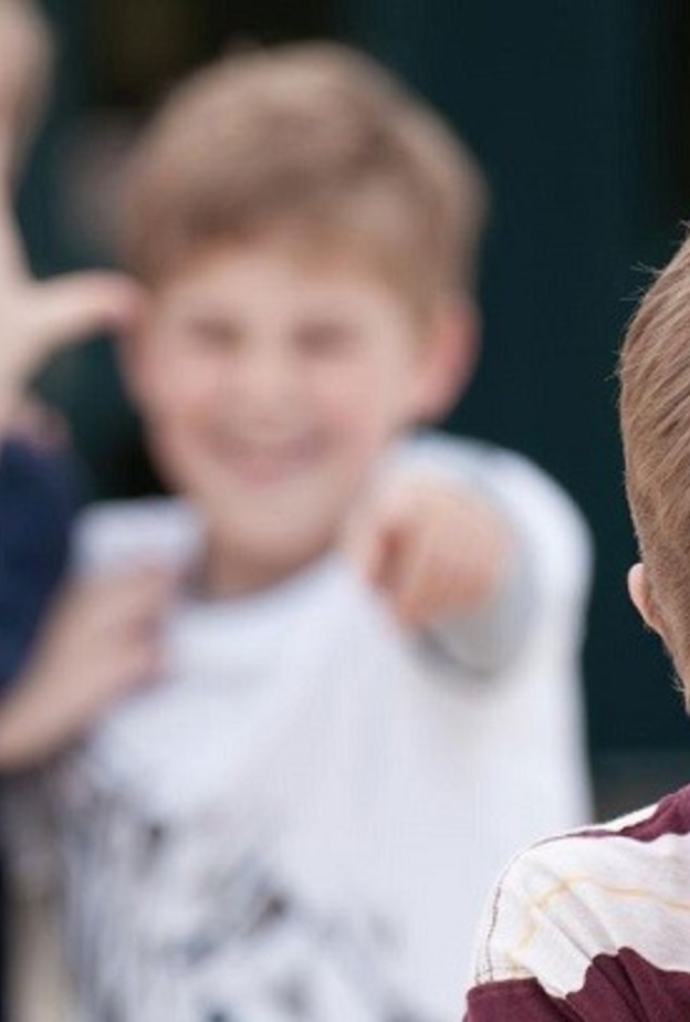 نصائح للأم التي يعاني طفلها من السخرية من سلوكه أو شكله 