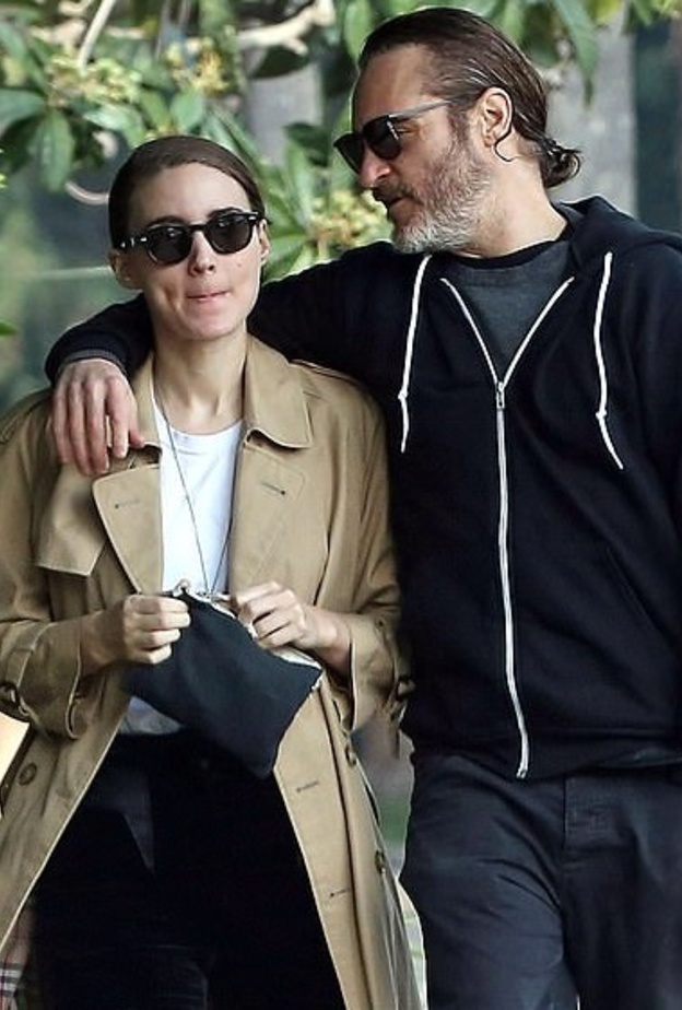 جواكين فينيكس وروني مارا