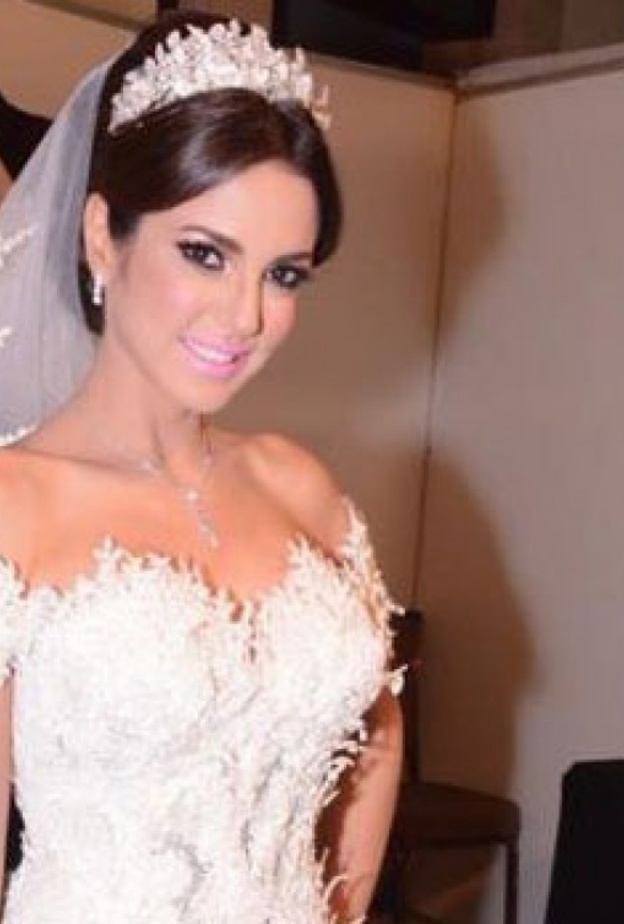 درة التونسية تحتفل اليوم بعيد ميلادها ال39