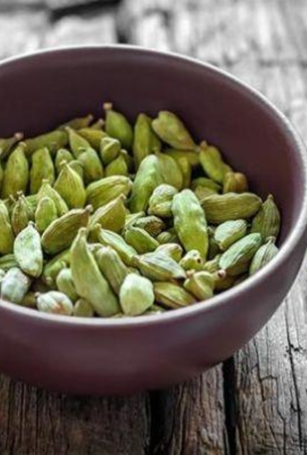  الهيل يحسن من الحالة النفسية