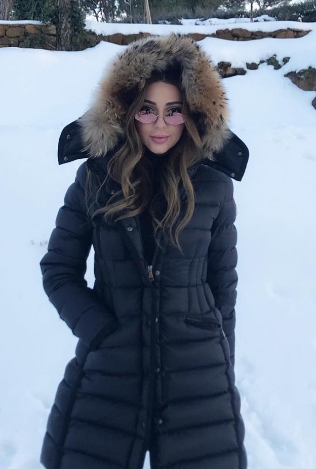 ميريام فارسو امل بوشوشة تستجمان على الثلج