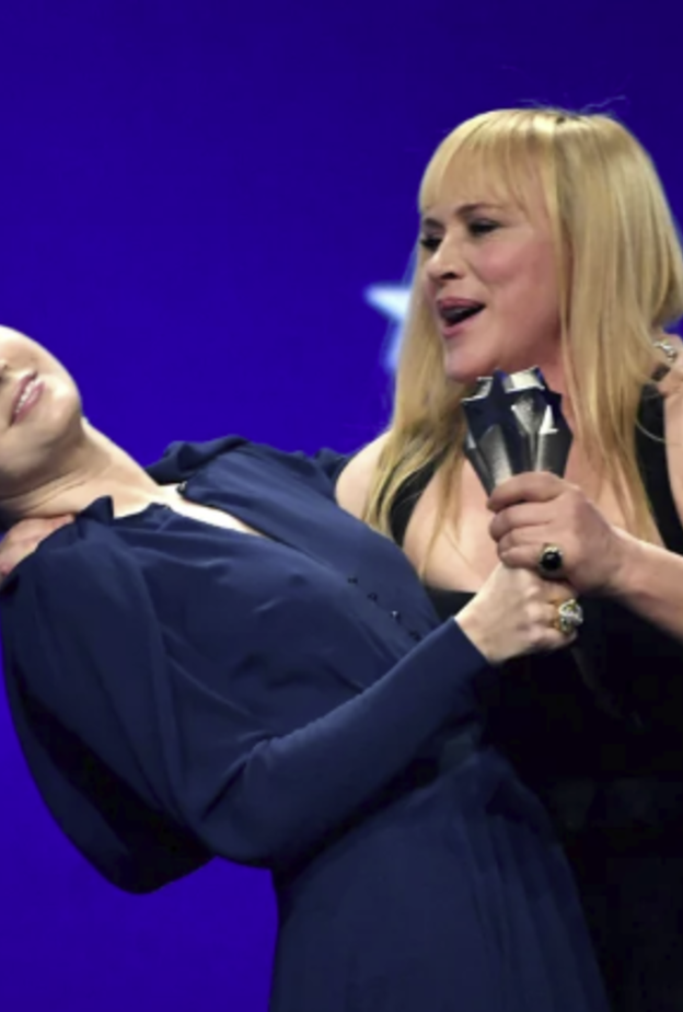 باتريشيا أركيت وإيمي آدامز تتشاركن الجائزة نفسها في Critics Choice Awards 2019 