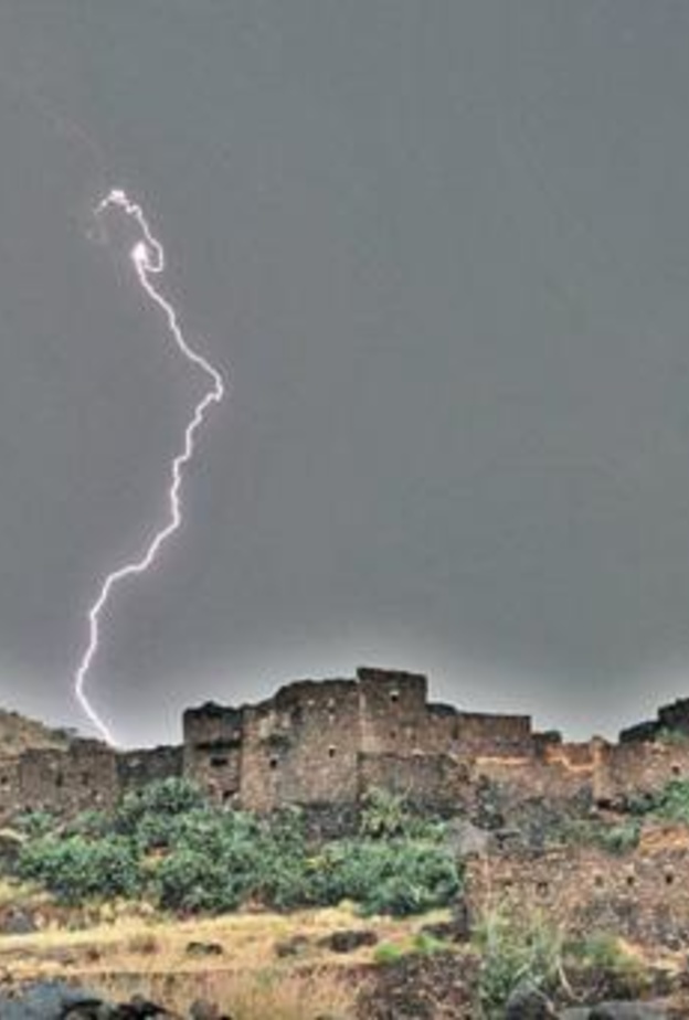 الأرصاد السعودية تحذر من استمرار التقلبات الجوية على بعض مناطق المملكة