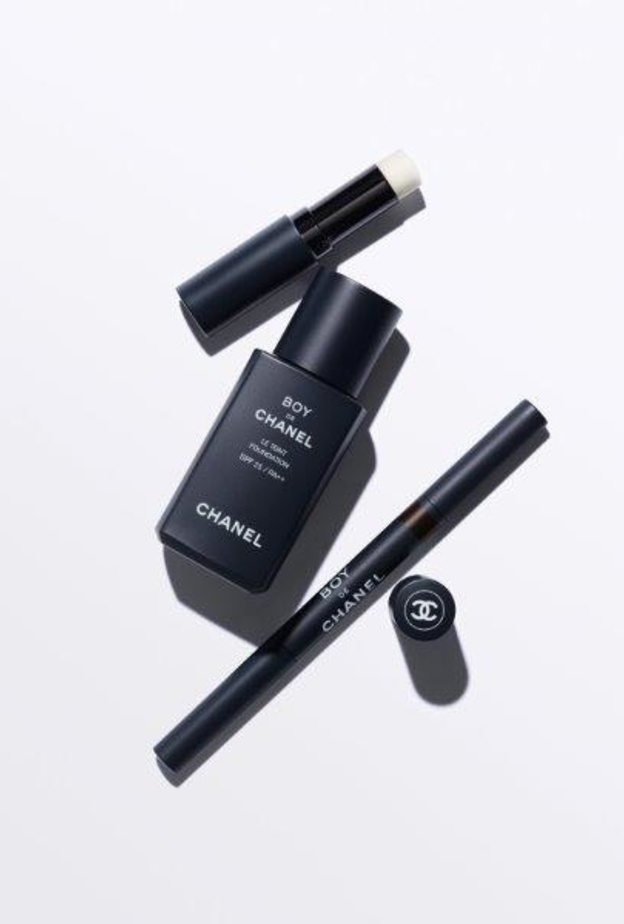 LE BAUME LÈVRES بلسم مرطب للشفاه خالٍ من اللمعية