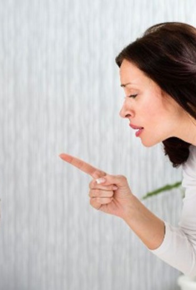 طفلتي عنيدة : ماذا أفعل؟ 