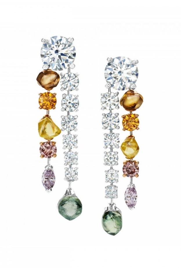 أقراط من بياجيه Piaget