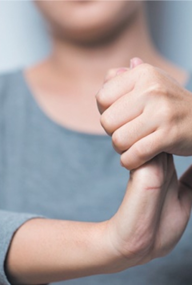 التهاب النخاع و العصب البصري و التصلب تسبب خدر الأطراف