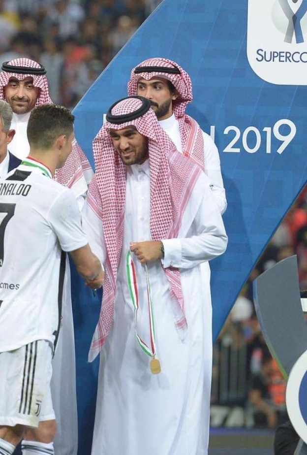 احتفال فريق يوفنتوس بكأس السوبر في الجوهرة