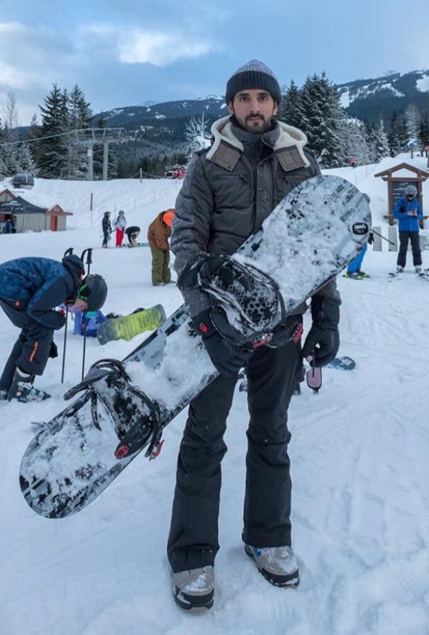 الشيخ حمدان بن محمد وسط أجواء ثلجية رائعة ومغامرات تزلج في كندا