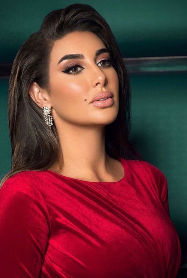 أجدد إطلالات ياسمين خلال العام الأخير