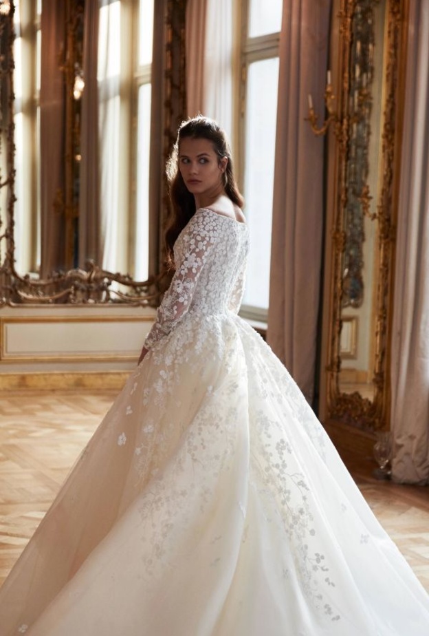 فستان زفاف من ريم عكرا Reem Acra لربيع 2019