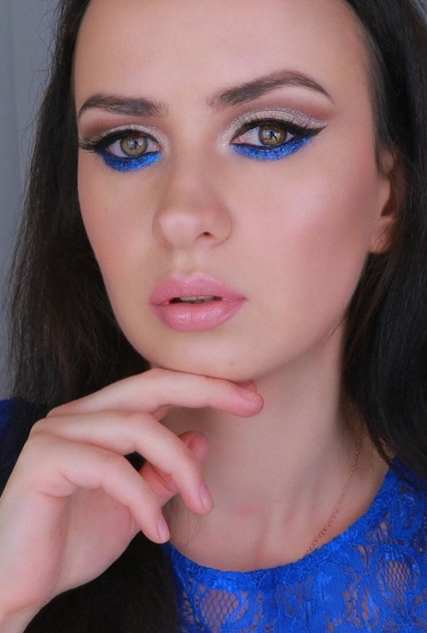 اطلالة ساحرة و جذابة بمكياج عيون الجليتر باللون الازرق للعروس