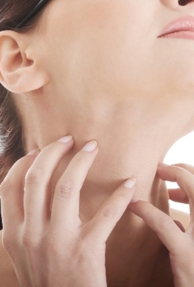  التهاب الحلق البكتيري يسبب ألم شديد في الحلق