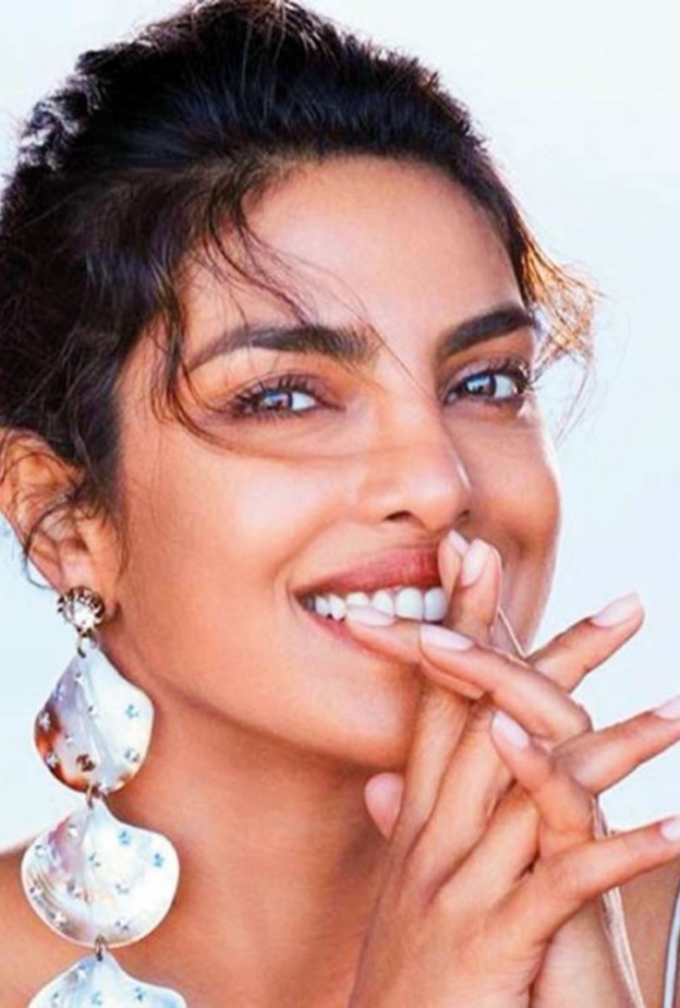 بريانكا تشوبرا تطلق برنامج  If I Could Tell You Just One Thingعلى موقع يوتيوب