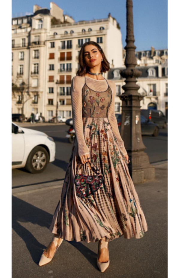 ‏ أوليفيا باليرمو ‏Olivia Palermo‏‎ ‎تألقت بموضة الكارو خلال عرض ‏Schiaparelli