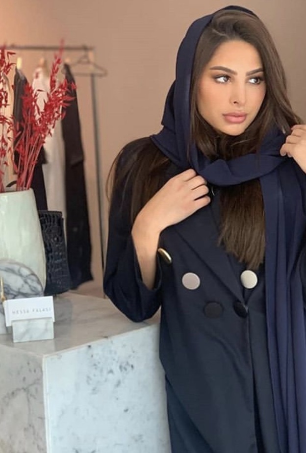 عباية من تصميم The Edge Design