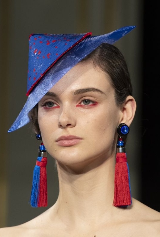 أحمر شفاه بني من دار BaroQco