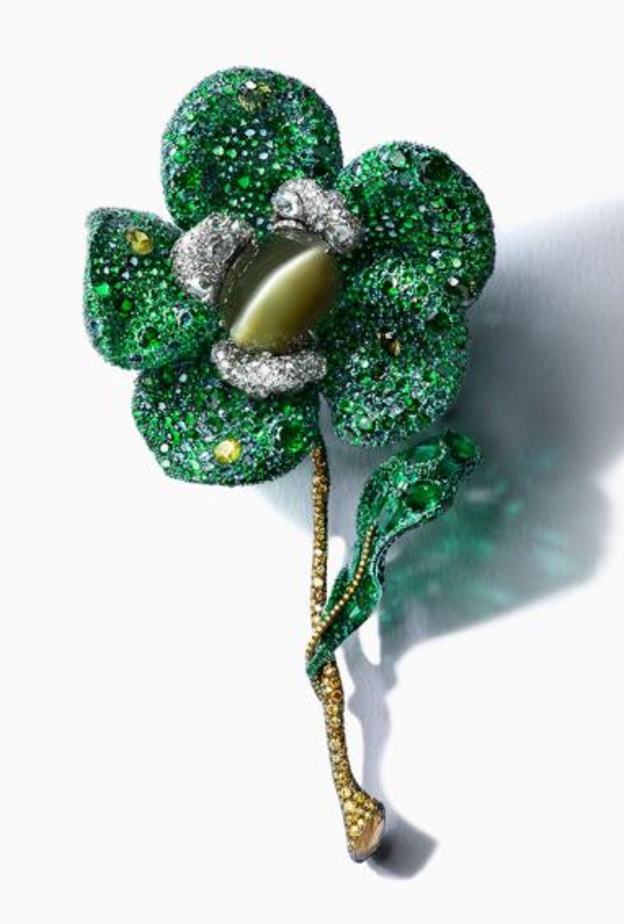 اسوارة من بياجيه Piaget