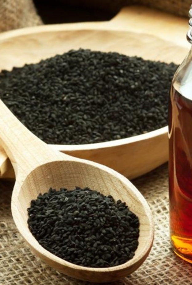 ما هي فوائد العسل والحبة السوداء على الريق ؟