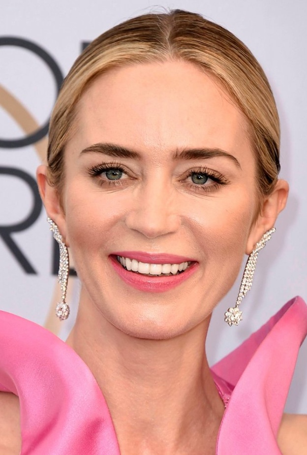 مكياج ناعم وزهري من Emily Blunt