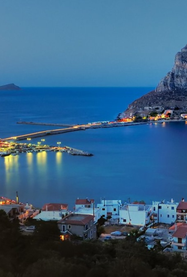 إبيداوروس هو مسرح يوناني تاريخي ويوصف بأنه أعجوبة معمارية تاريخية ليس فقط لضخامة حجمه وقدرته على استيعاب أعداد ضخمة من الجمهور