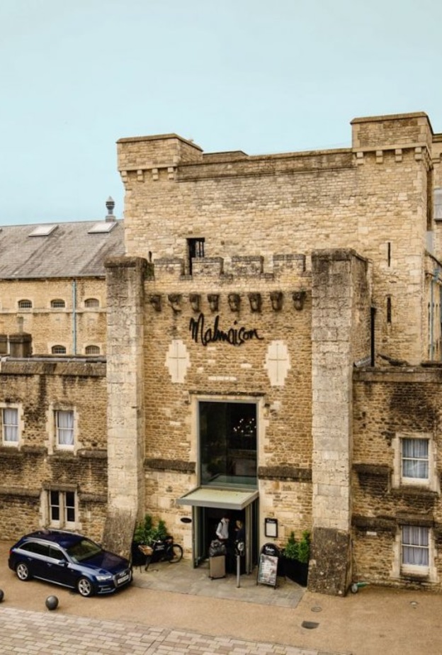 الإقامة في زنزانات 5 نجوم!