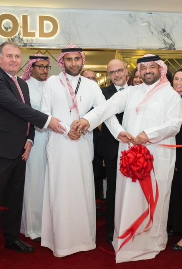 جانب من اعلانات هيئة الاعلام لافتتاح اول سينما في جدة