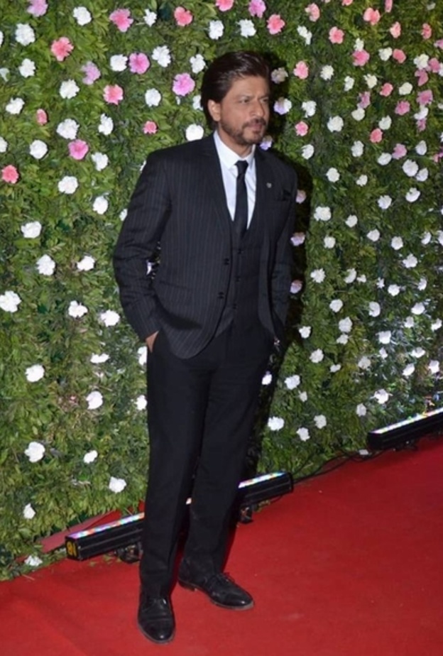 شاروخان وسلمان خان في حفل استقبال حفل زفاف أميت ثاكيراي