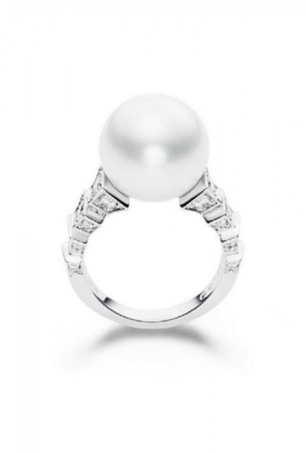 اللؤلؤ يمنح خاتم الخطوبة الفخامة