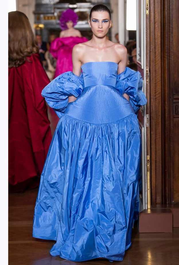 الوان فساتين خطوبة تناسب البشرة الحنطية 