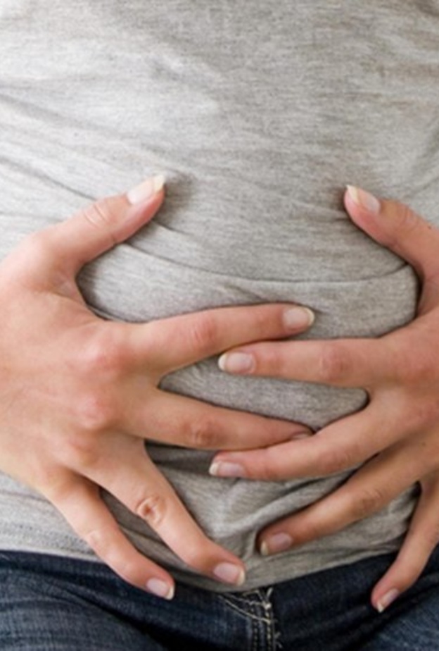 انتفاخ البطن من أعراض أمراض الكبد